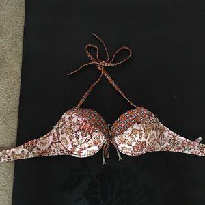SOLD Victoria’s Secret Bikini Top size 34D NWOT